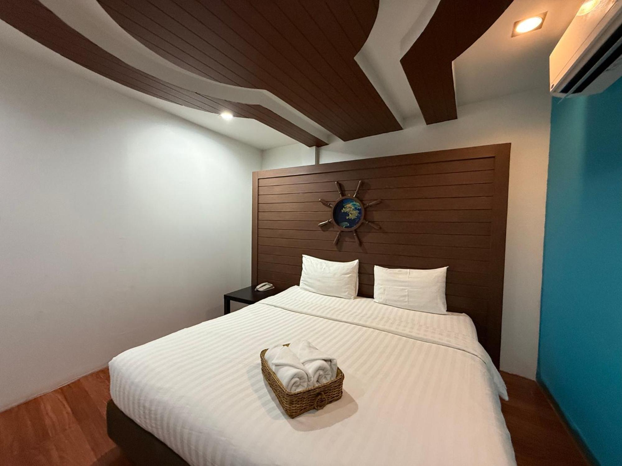 Bed By Cruise Hotel At Samakkhi-Tivanont Nonthaburi Bagian luar foto